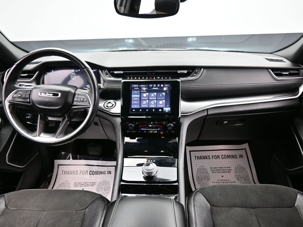 Used 2022 Jeep Grand Cherokee L Laredo image 16