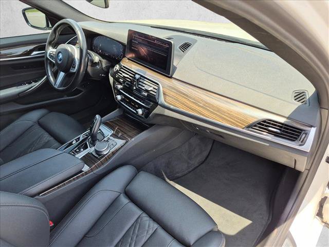 Used 2022 BMW 530e w/ M Sport Package RWD image 22
