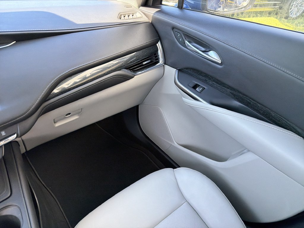 Certified 2023 Cadillac XT4 Premium Luxury FWD image 19