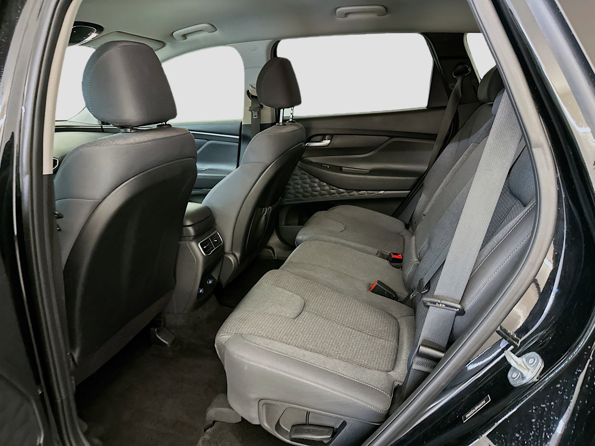 Used 2023 Hyundai Santa Fe SE image 28