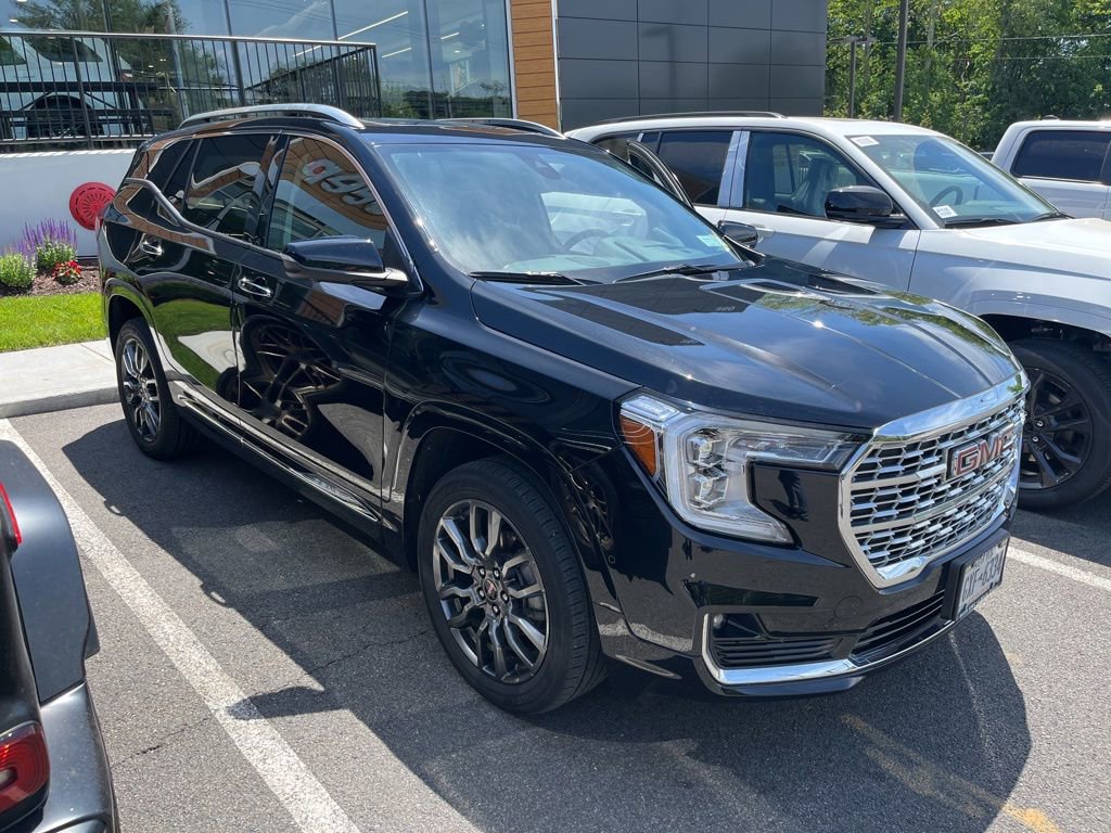 Used 2024 GMC Terrain Denali w/ Black Diamond Edition