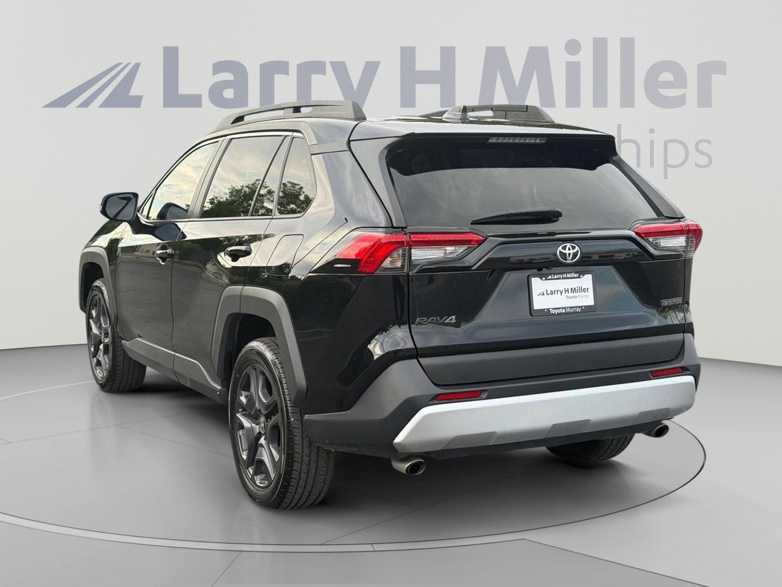 Used 2024 Toyota RAV4 Adventure AWD/4WD image 3