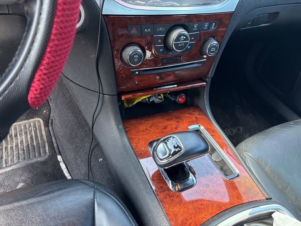 Used 2013 Chrysler 300 RWD image 17
