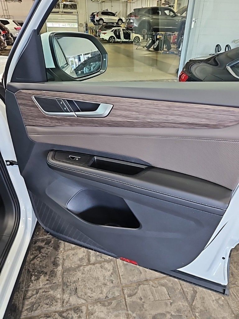 New 2026 Volkswagen Atlas SEL image 11