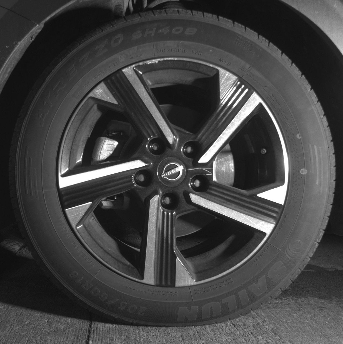 Used 2025 Nissan Sentra SV FWD image 12
