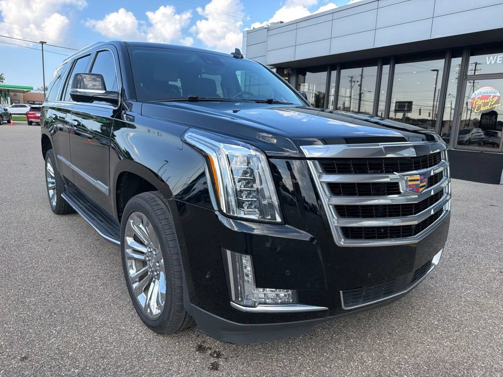 Used 2020 Cadillac Escalade Premium Luxury w/ LPO, Radiant Package AWD/4WD image 4