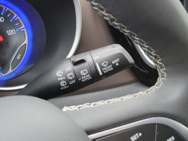 Used 2023 Chrysler Voyager LX image 16