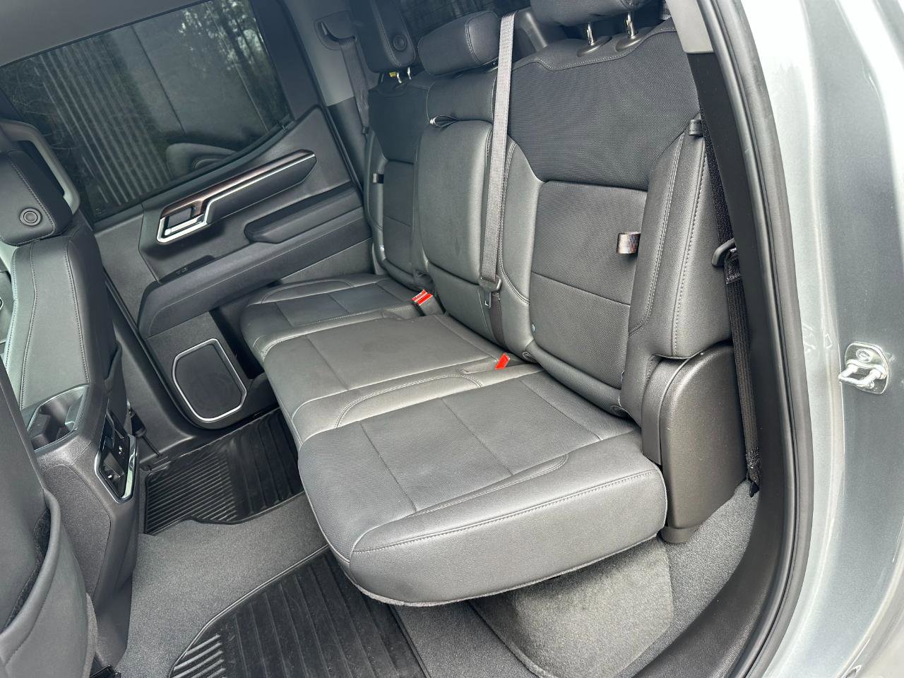 Used 2025 GMC Sierra 1500 SLT w/ SLT Premium Package image 16