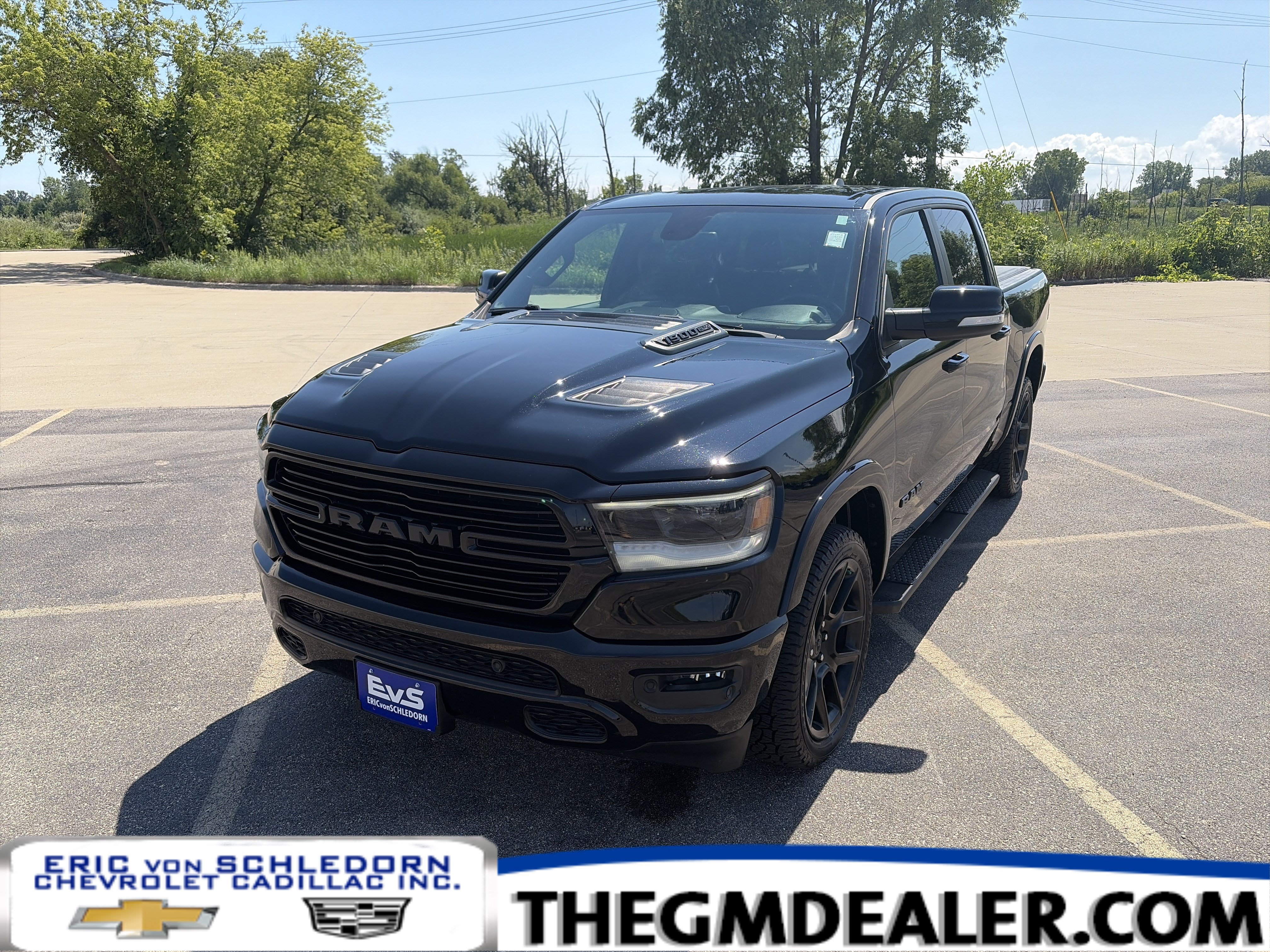 Used 2020 RAM 1500 Laramie AWD/4WD image 1