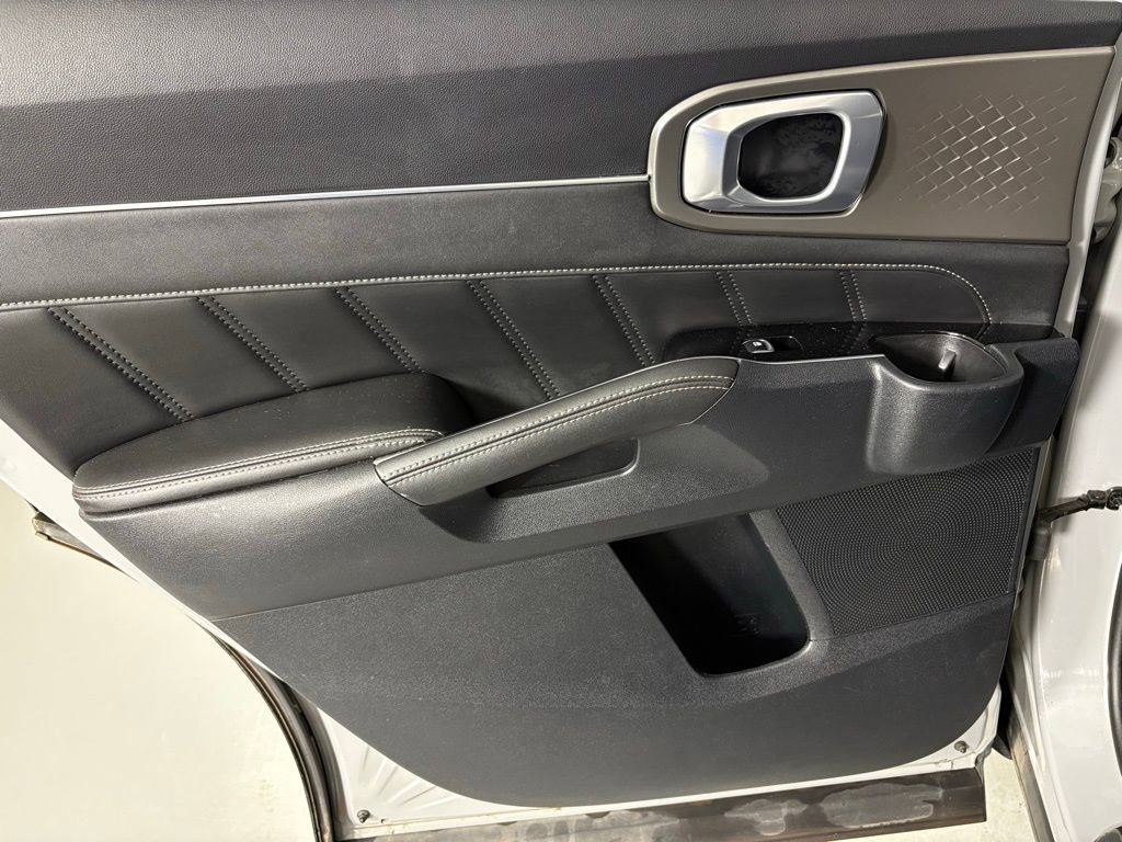 Used 2022 Kia Sorento SX image 37