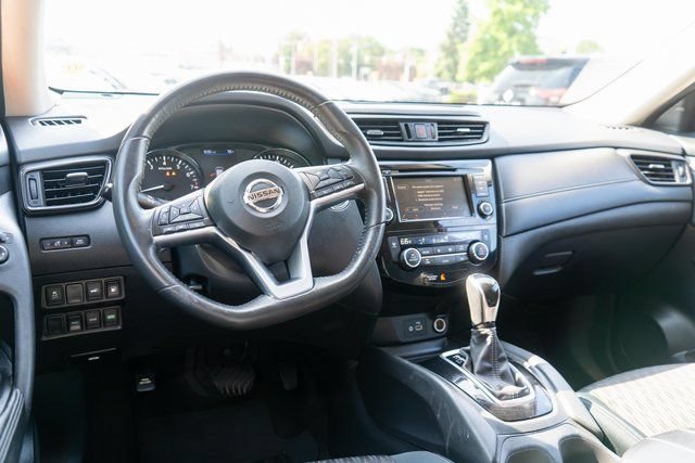 Used 2018 Nissan Rogue SV AWD/4WD image 13