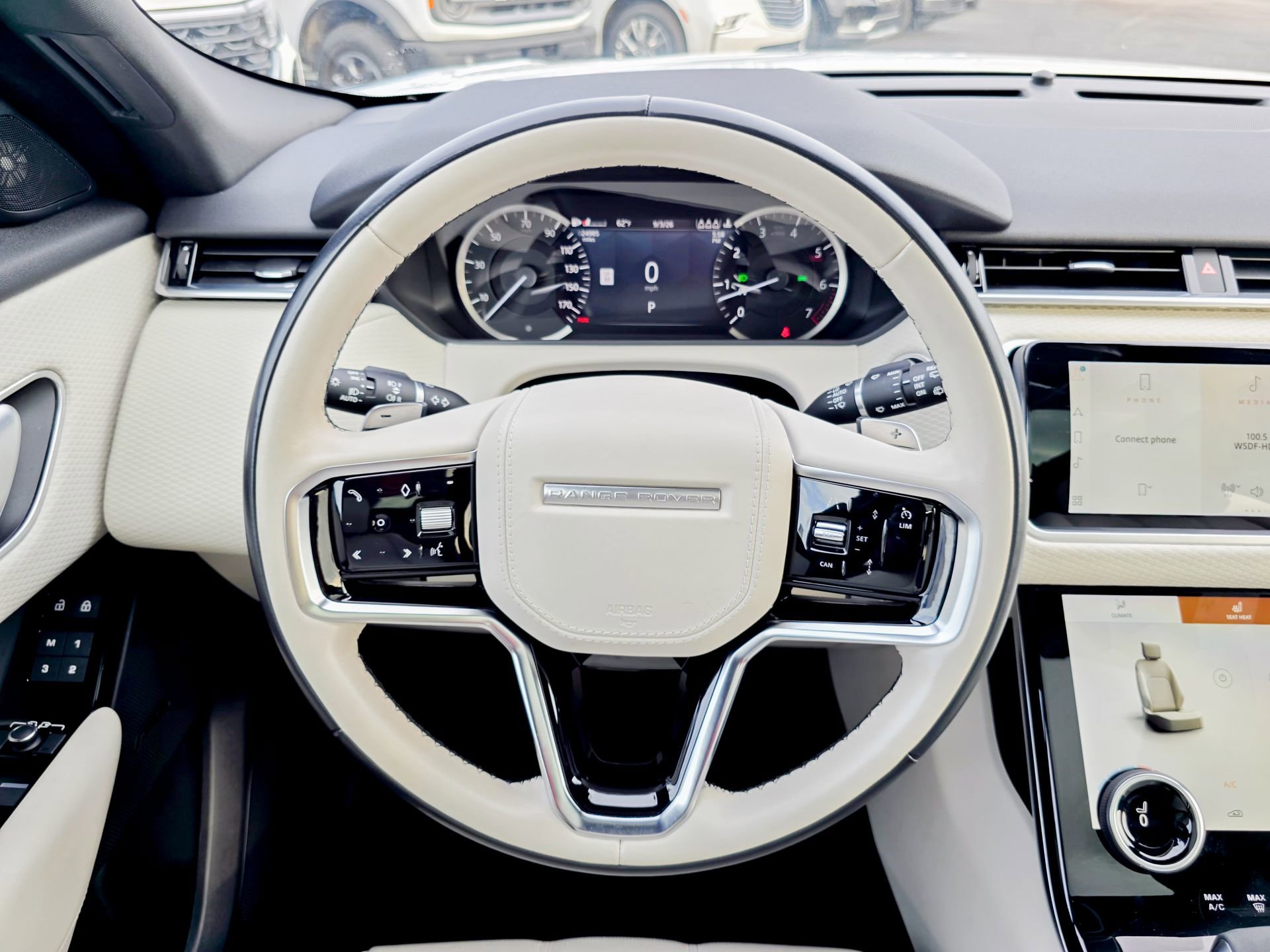 Used 2023 Land Rover Range Rover Velar R-Dynamic S image 36