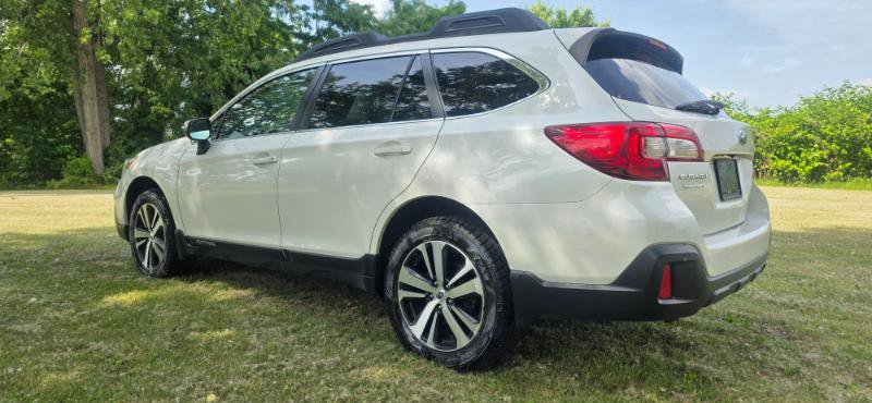 Used 2018 Subaru Outback 2.5i Limited image 8