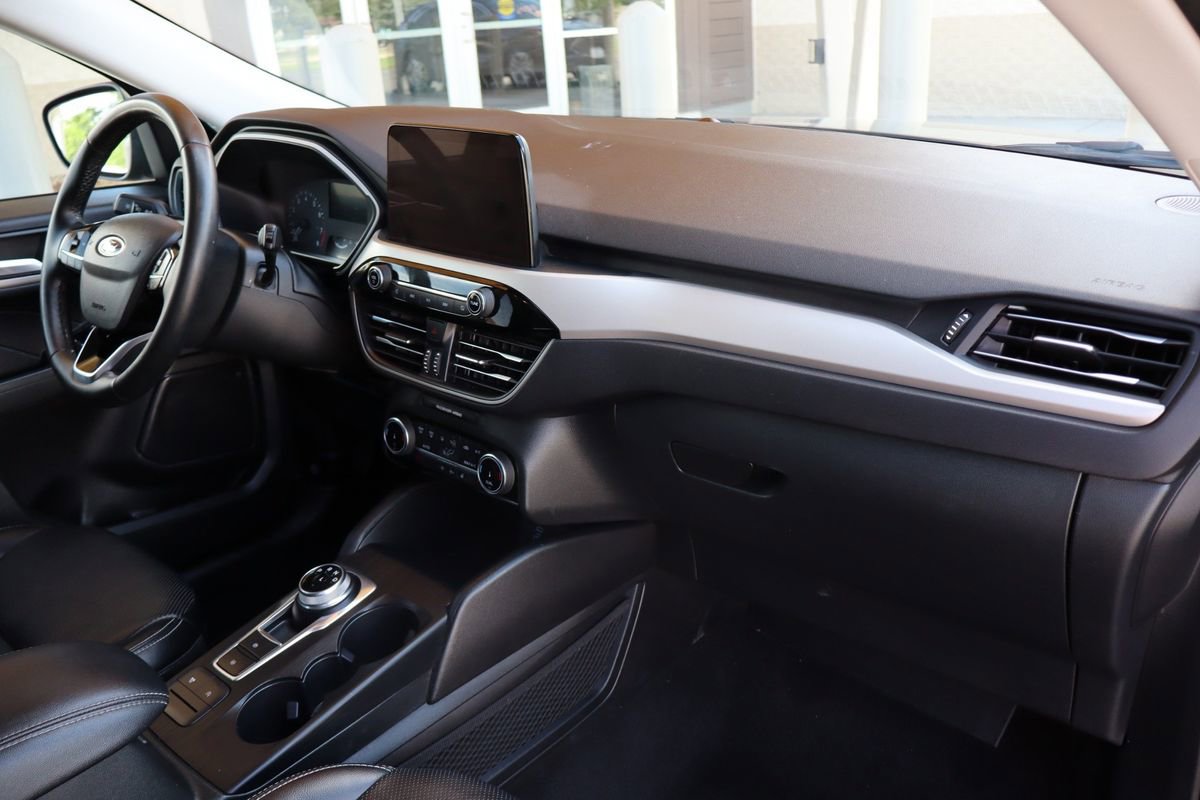 Used 2022 Ford Escape SEL image 17