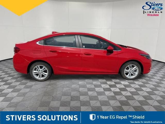 Used 2017 Chevrolet Cruze LT FWD image 5