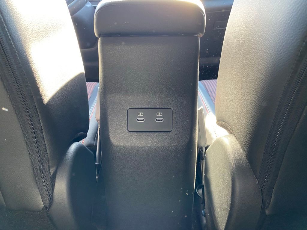 New 2025 Nissan Kicks SR image 17