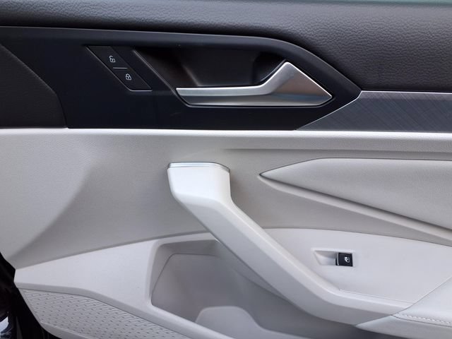 Used 2023 Volkswagen Jetta SE w/ Panoramic Sunroof Package FWD image 25