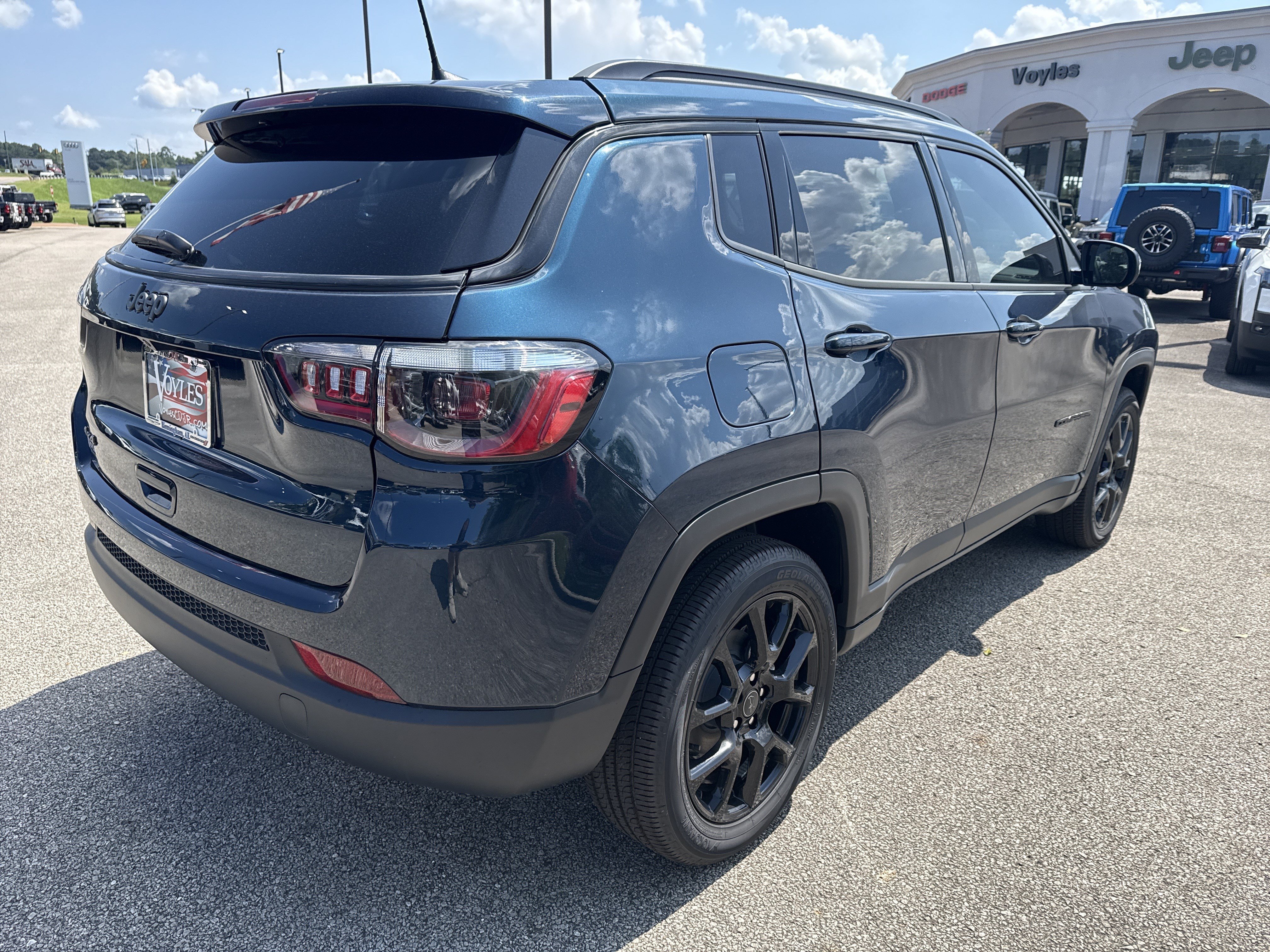 New 2026 Jeep Compass Latitude AWD/4WD image 7