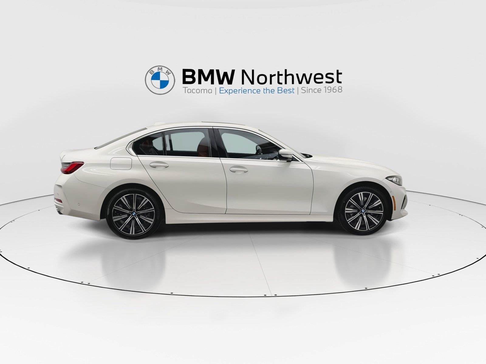 New 2026 BMW 330i Sedan w/ Convenience Package RWD image 5