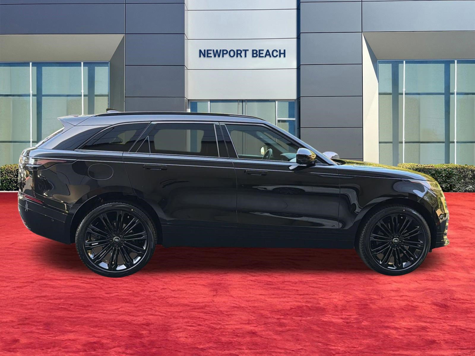 New 2026 Land Rover Range Rover Velar Dynamic SE AWD/4WD image 8