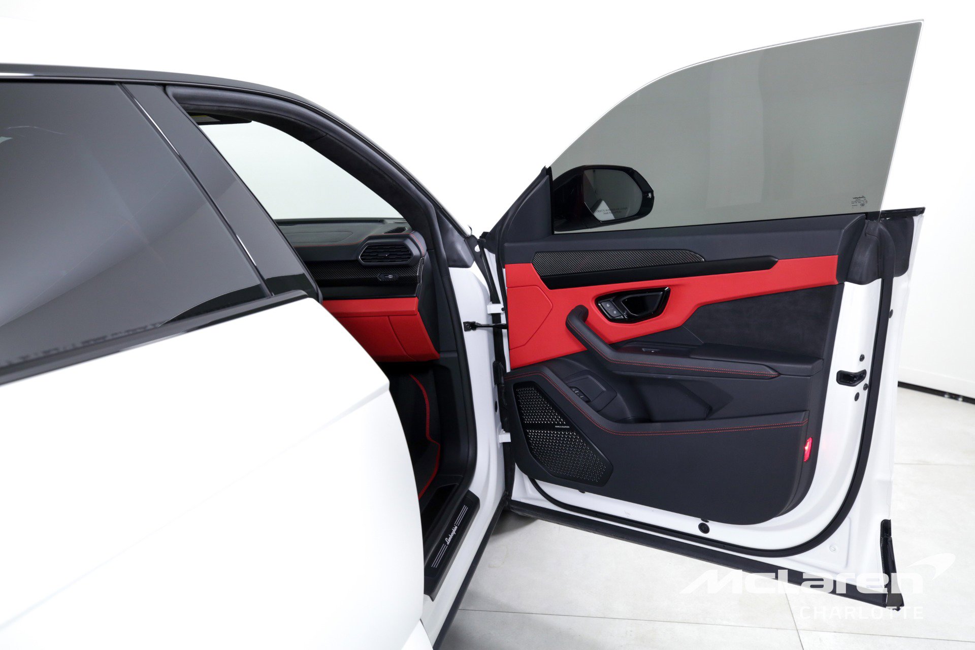 Used 2023 Lamborghini Urus S image 26