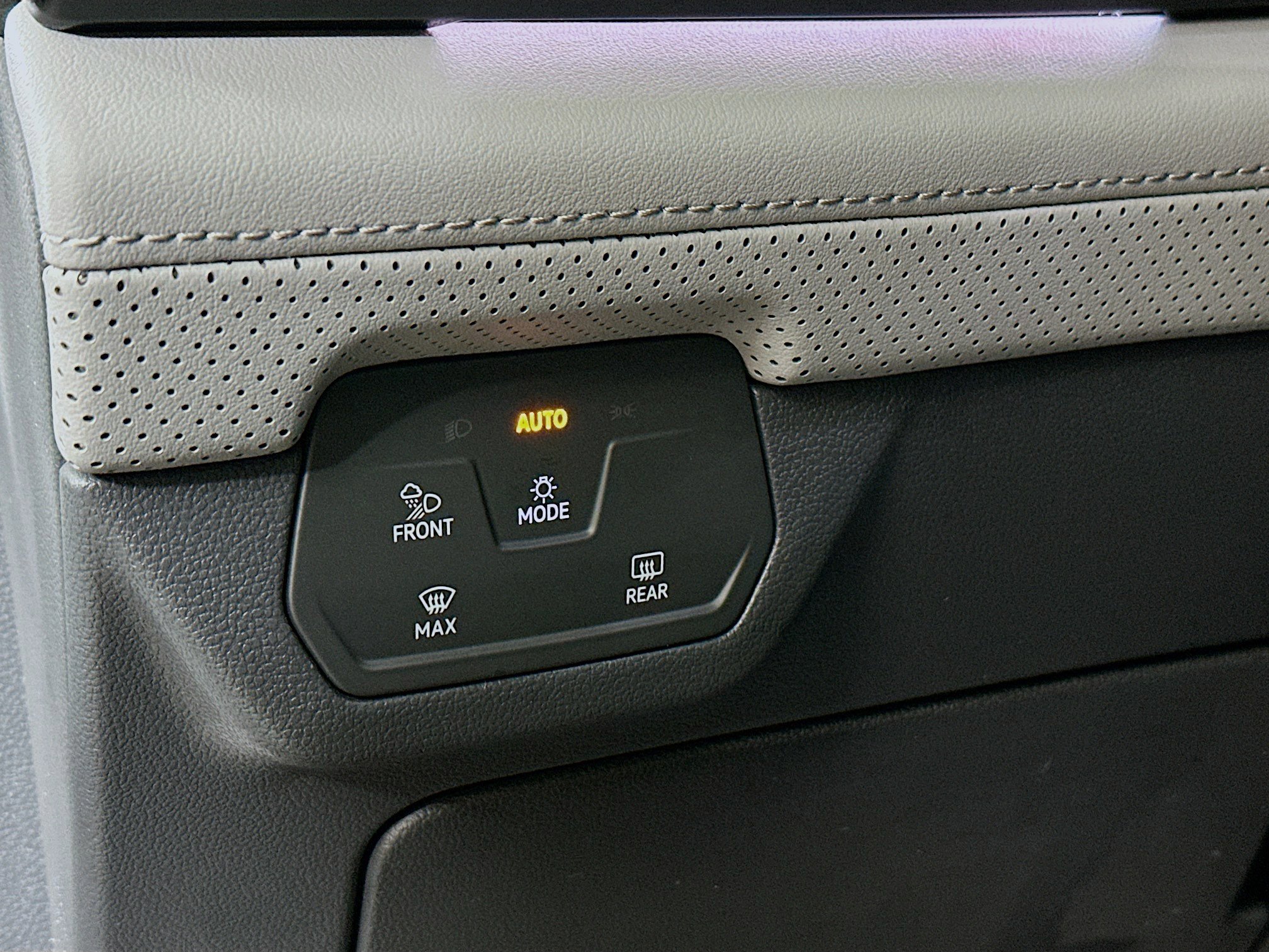 New 2026 Volkswagen Atlas Peak Edition AWD/4WD image 10