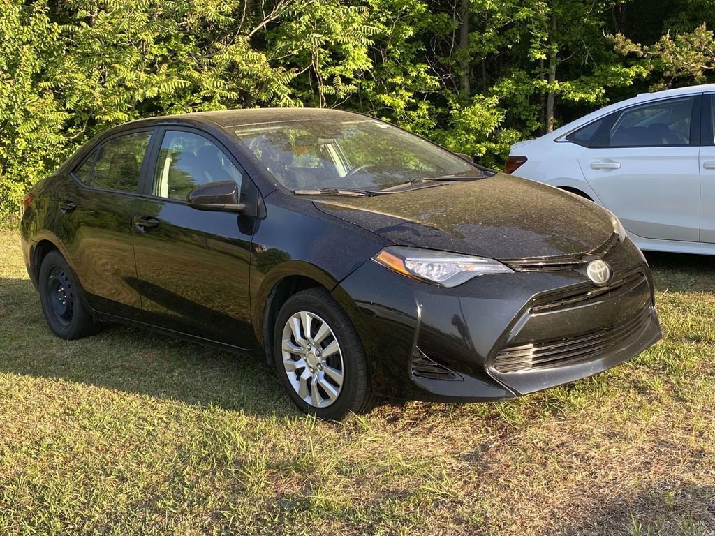 Used 2019 Toyota Corolla LE FWD image 3