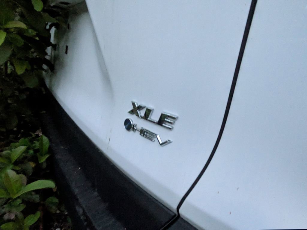 Used 2025 Toyota RAV4 XLE w/ Convenience Package image 7