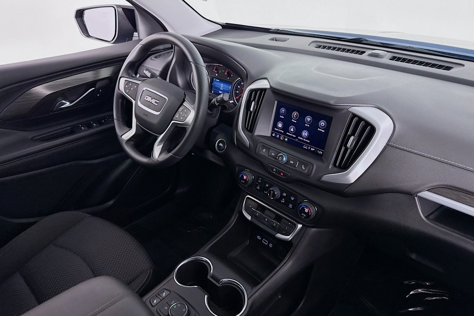 Used 2024 GMC Terrain SLE w/ Driver Convenience Package image 15