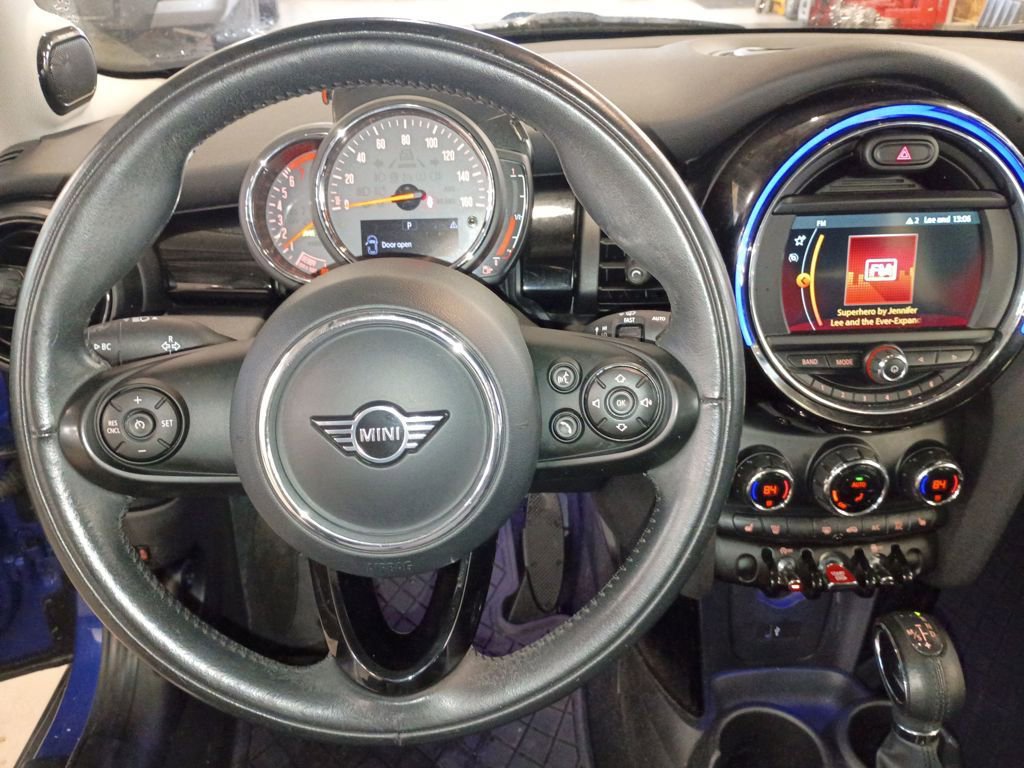 Used 2019 MINI Cooper 2-Door Hardtop w/ Premium Package image 14