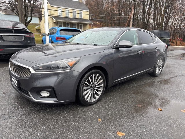 Used 2017 Kia Cadenza Premium w/ Luxury Package image 3