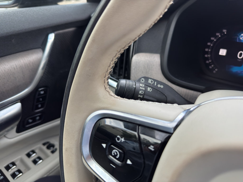 Used 2023 Volvo S90 B6 Plus AWD/4WD image 17