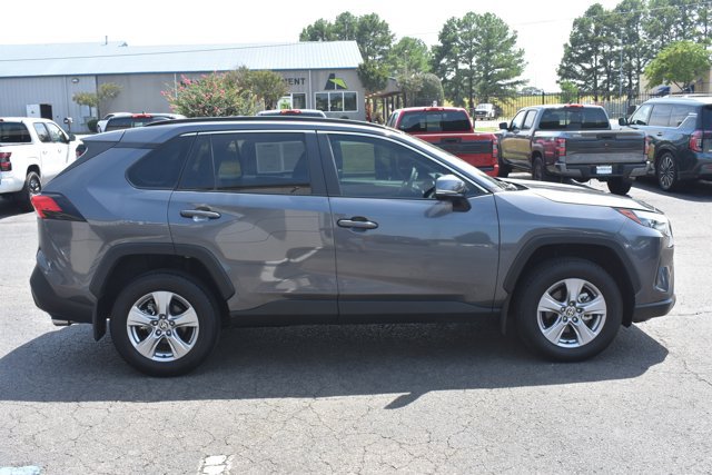 Used 2025 Toyota RAV4 XLE w/ Convenience Package FWD image 4