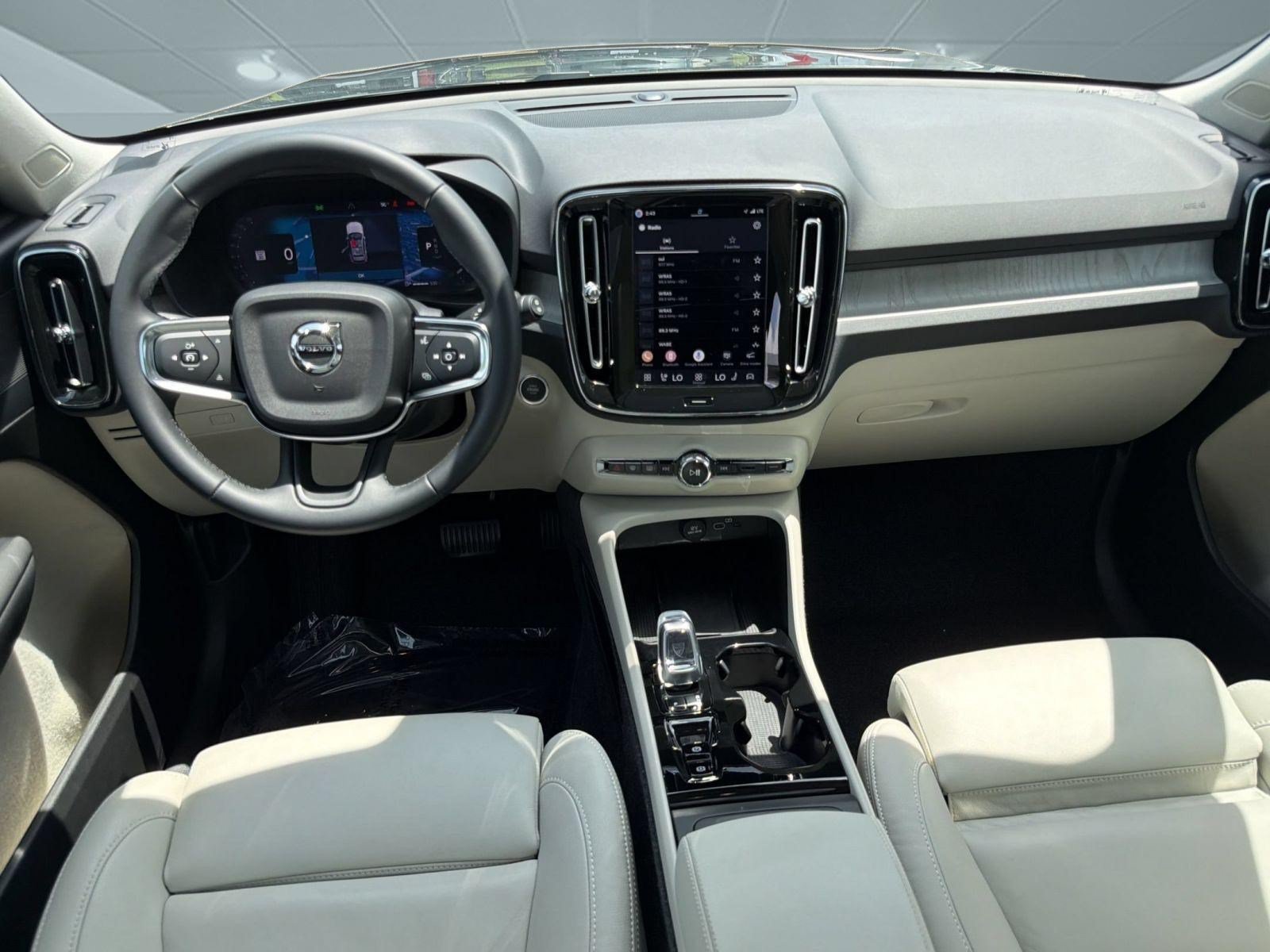 Certified 2026 Volvo XC40 B5 Plus AWD/4WD image 16
