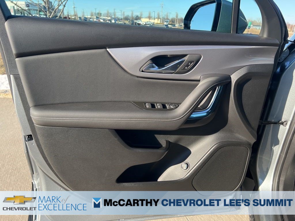 New 2026 Chevrolet Blazer LT w/ Convenience Package FWD image 31