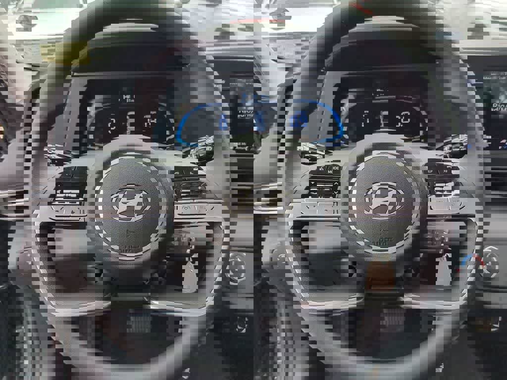 New 2025 Hyundai Elantra SE image 23