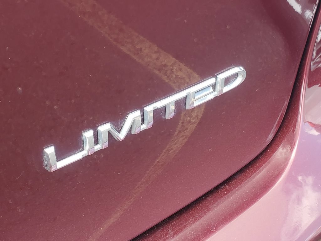 Used 2018 Chrysler Pacifica Limited FWD image 34