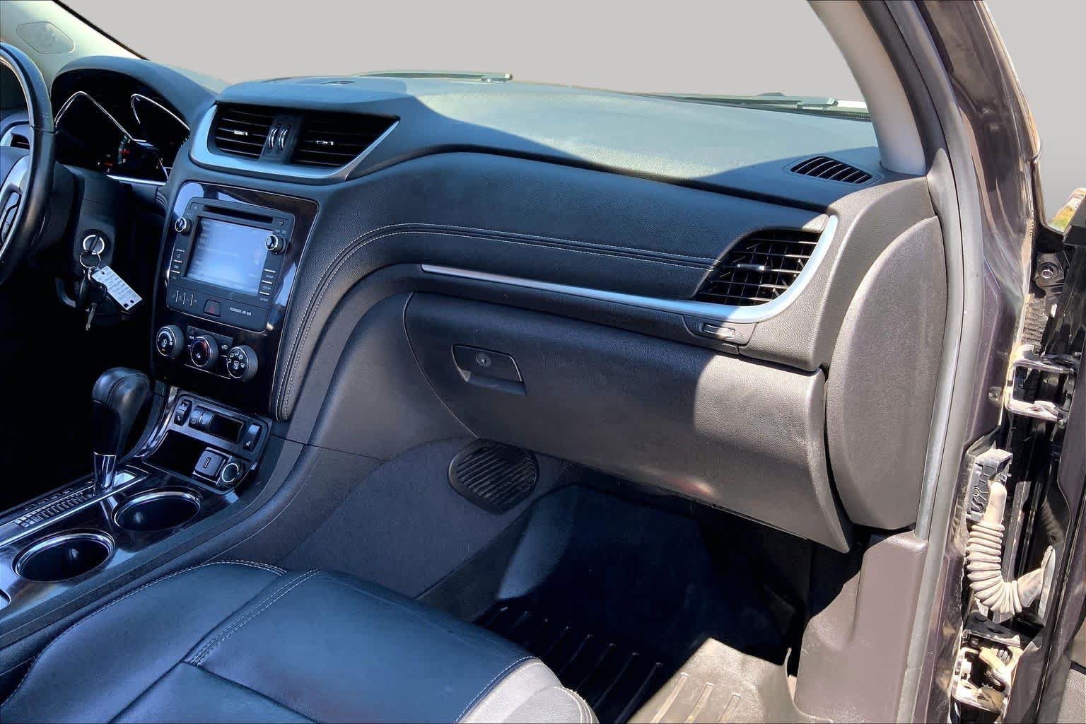 Used 2016 Chevrolet Traverse LT FWD image 19