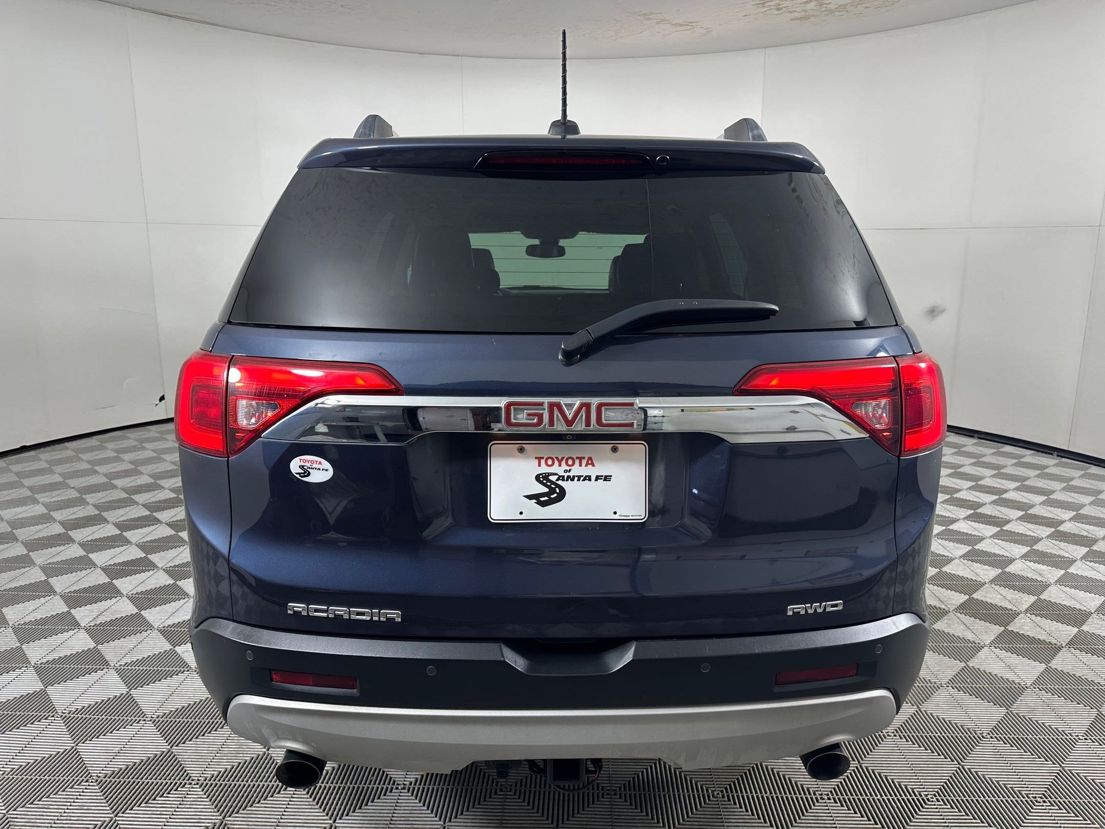 Used 2019 GMC Acadia SLT image 9