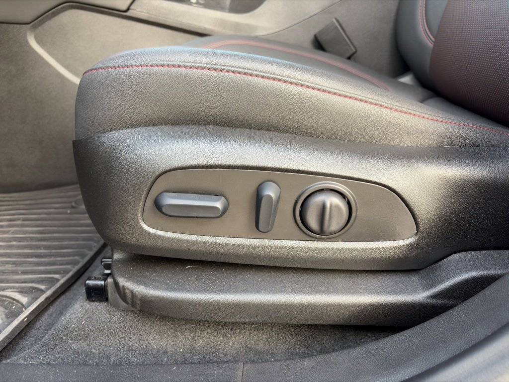 Used 2025 Chevrolet Blazer RS w/ Enhanced Convenience Package image 15