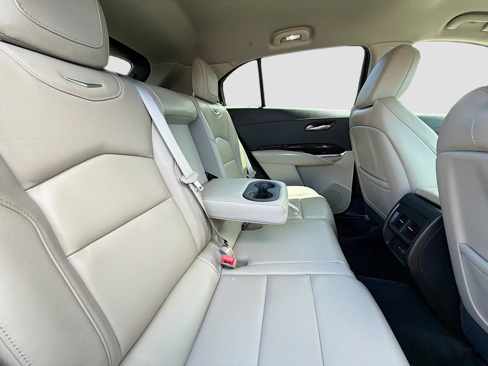 Used 2019 Cadillac XT4 Premium Luxury AWD/4WD image 15