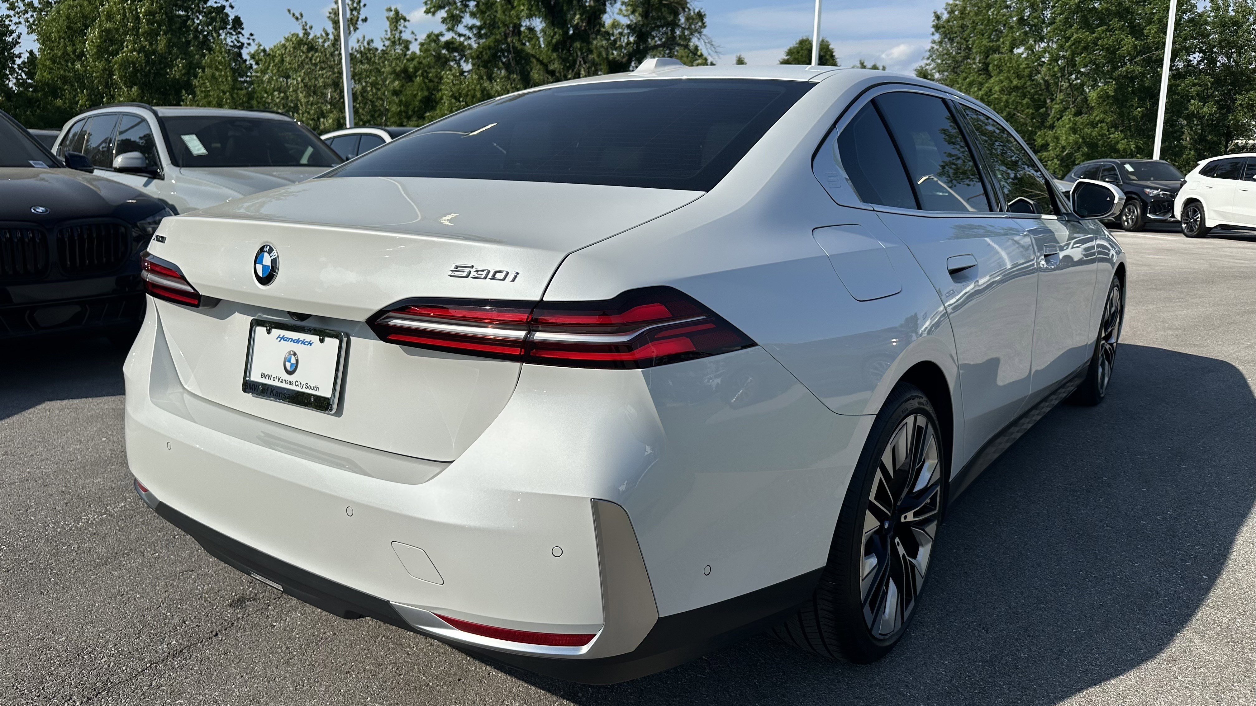 Certified 2024 BMW 530i xDrive w/ Premium Package AWD/4WD image 10