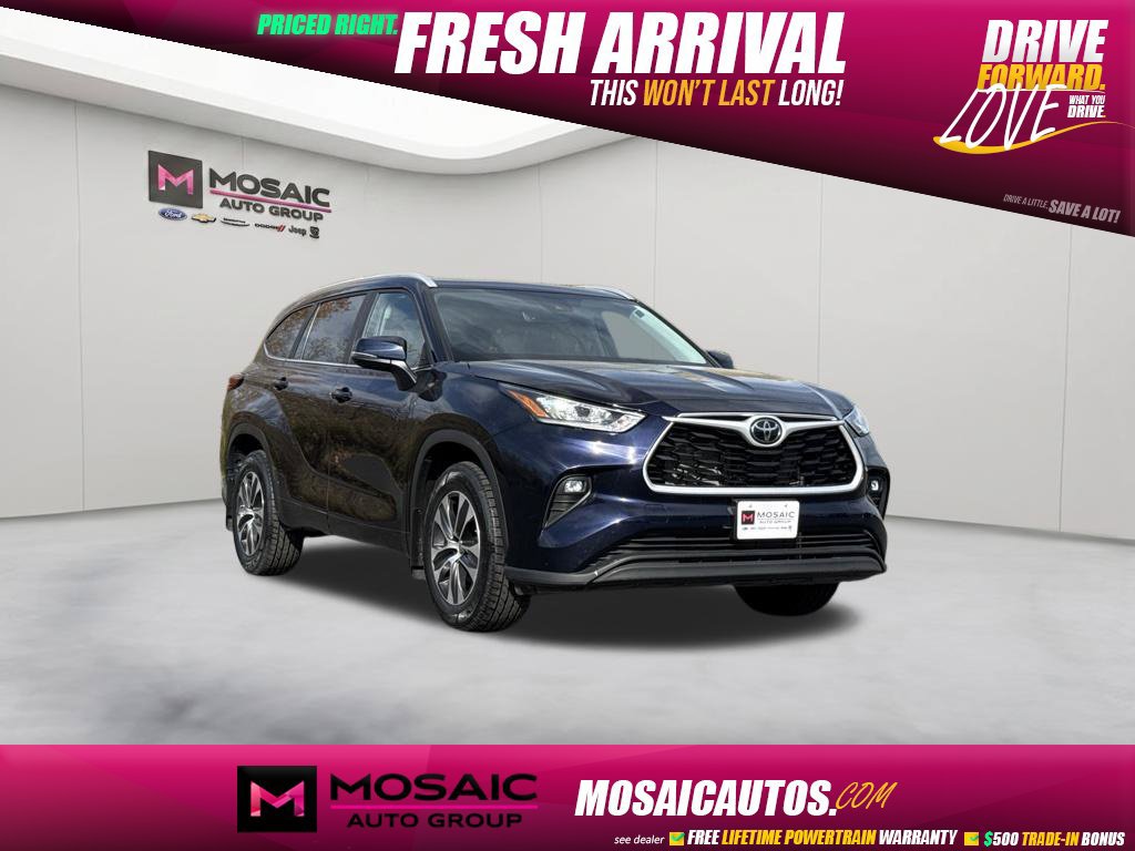 Used 2023 Toyota Highlander XLE AWD/4WD image 1