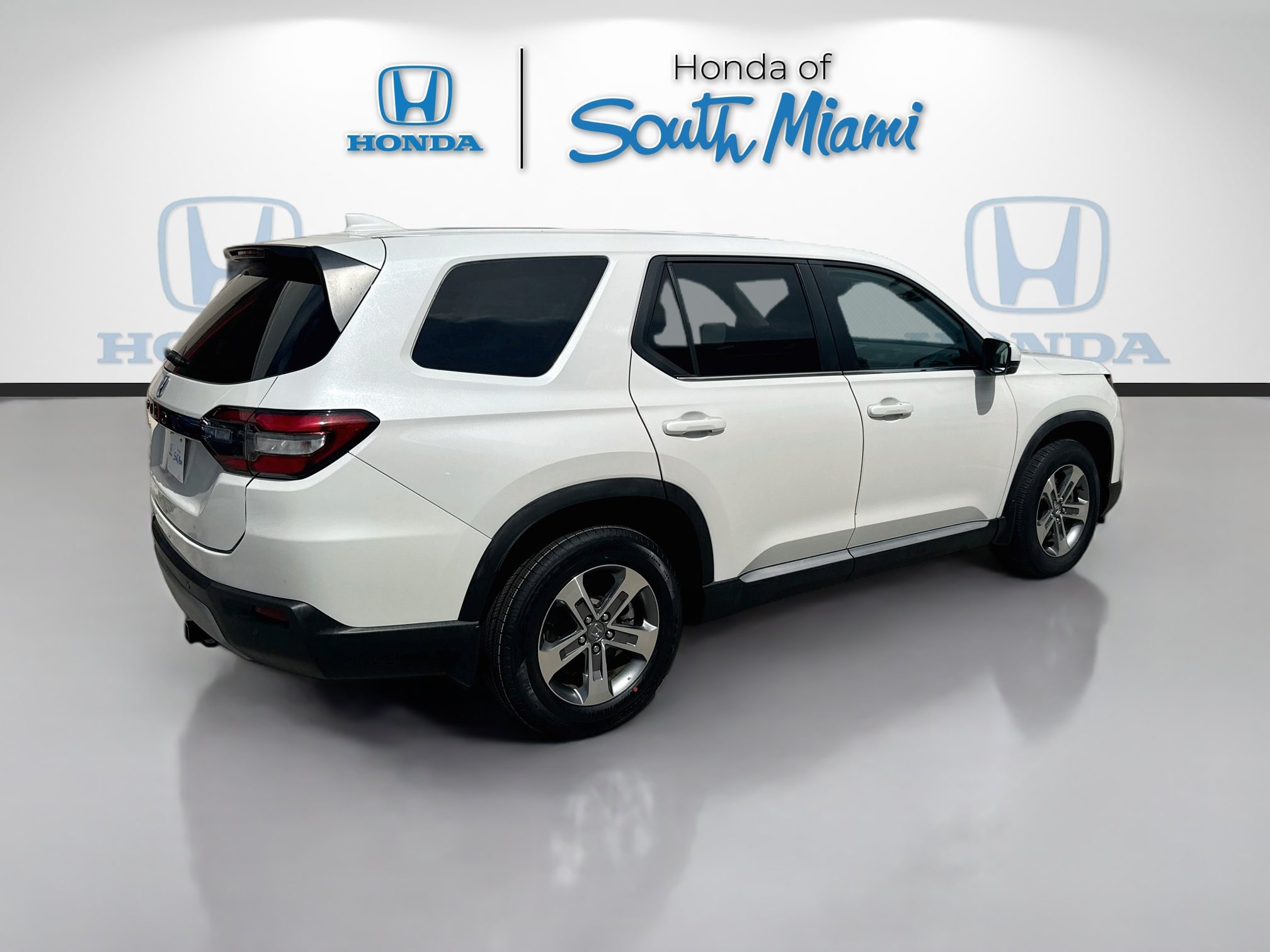 Used 2023 Honda Pilot EX-L image 7