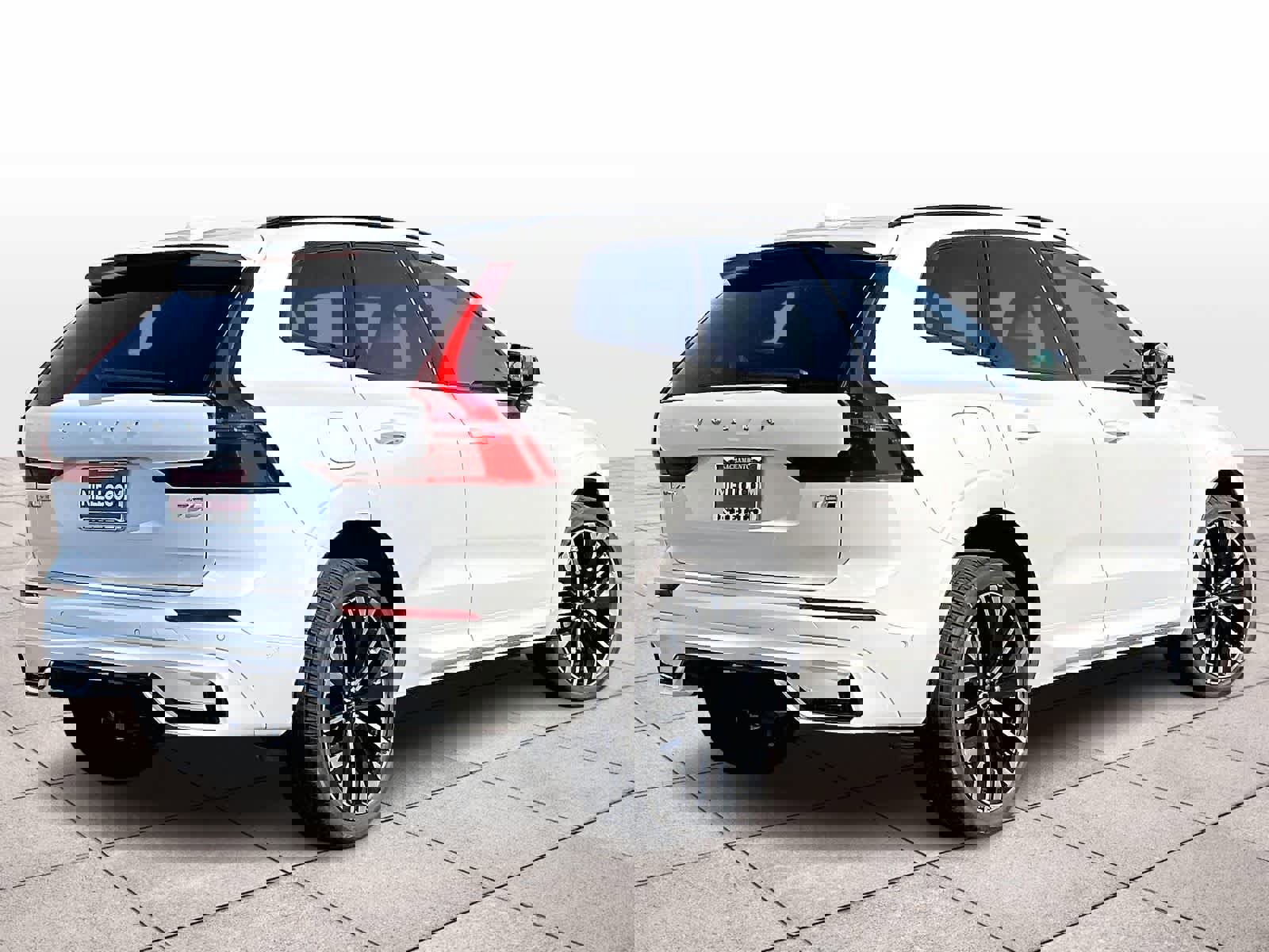 New 2026 Volvo XC60 T8 Ultra w/ Climate Package image 4