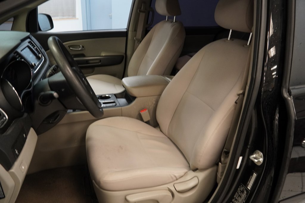Used 2019 Kia Sedona L image 3