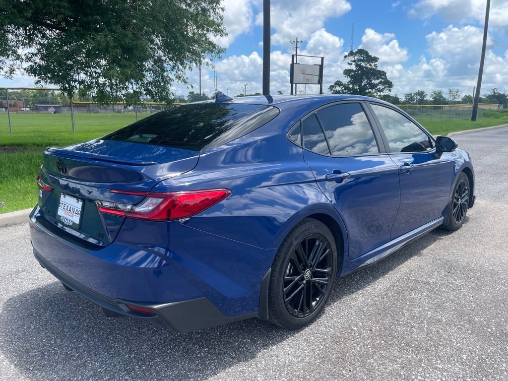 Used 2025 Toyota Camry SE w/ Convenience Package FWD image 12
