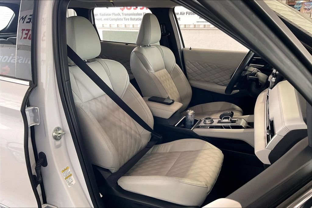 Used 2024 Mitsubishi Outlander SEL AWD/4WD image 22