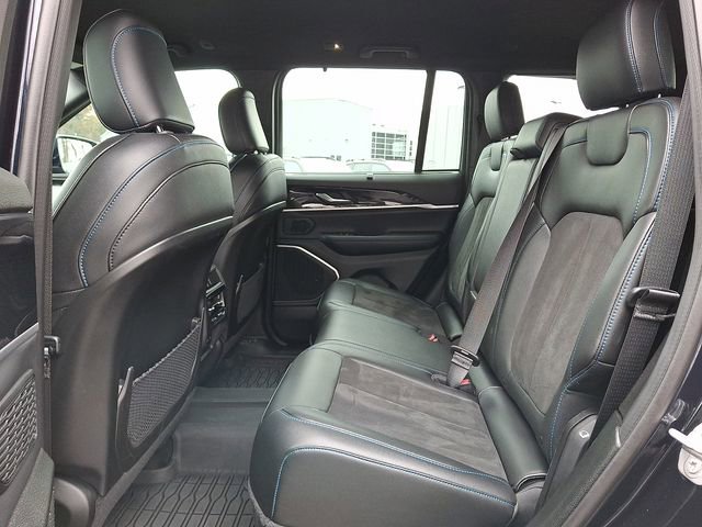 Used 2022 Jeep Grand Cherokee Trailhawk w/ Luxury Tech Group III image 10