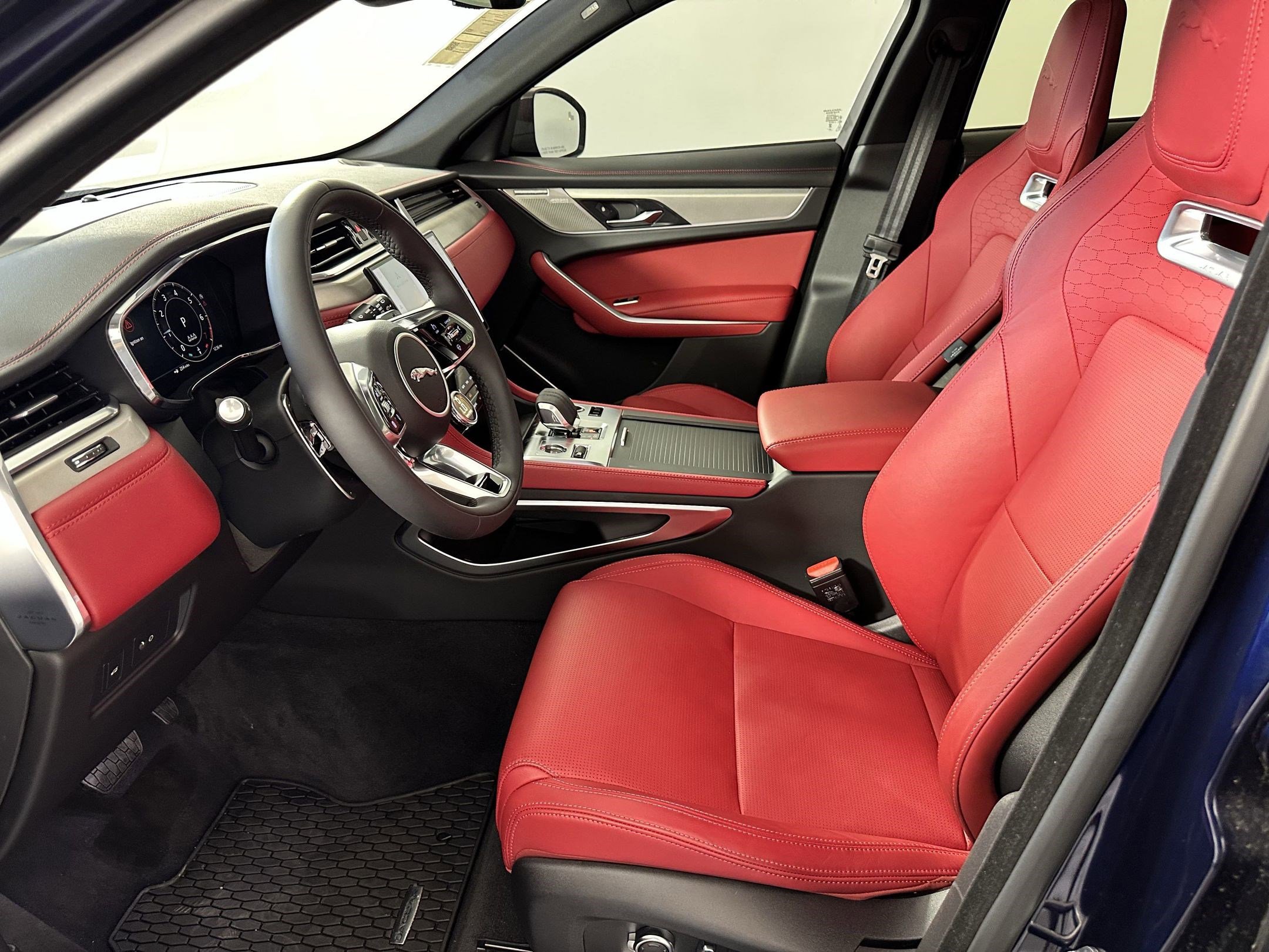 Used 2026 Jaguar F-PACE R-Dynamic S image 4